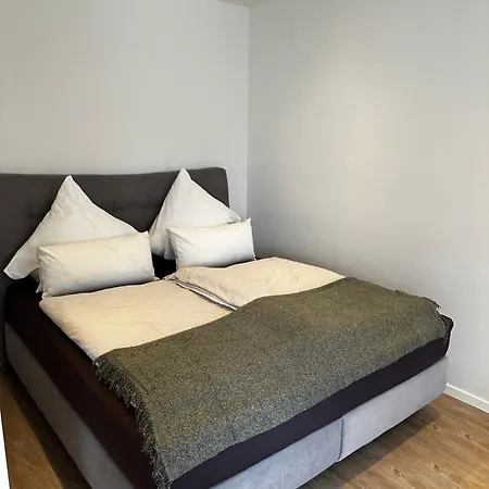 Design By Interior - Bahnhofnaehe, Ruhig, Modern, Arbeitsplatz, Ebk Apartamento
