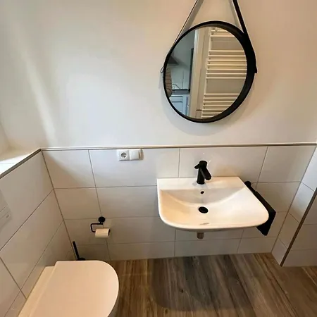 Design By Interior - Bahnhofnaehe, Ruhig, Modern, Arbeitsplatz, Ebk Apartamento *