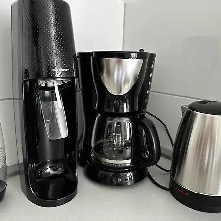 Design By Interior - Bahnhofnaehe, Ruhig, Modern, Arbeitsplatz, Ebk Apartment *