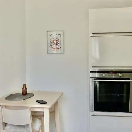 Design By Interior - Bahnhofnaehe, Ruhig, Modern, Arbeitsplatz, Ebk Apartamento