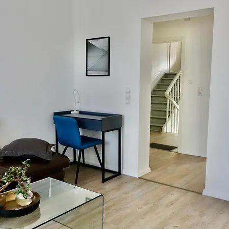 Design By Interior - Bahnhofnaehe, Ruhig, Modern, Arbeitsplatz, Ebk Apartamento *